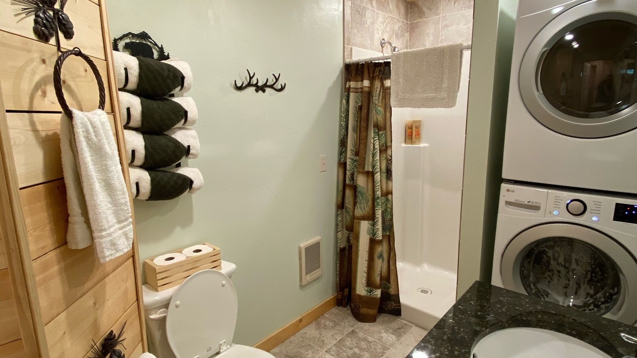 Photo of Bathroom in Island Park