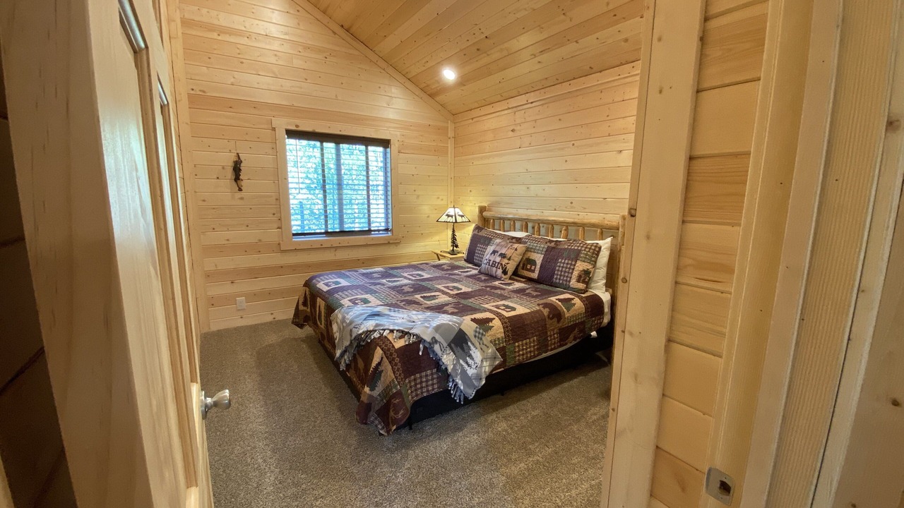 Photo of Bedroom in Island Park