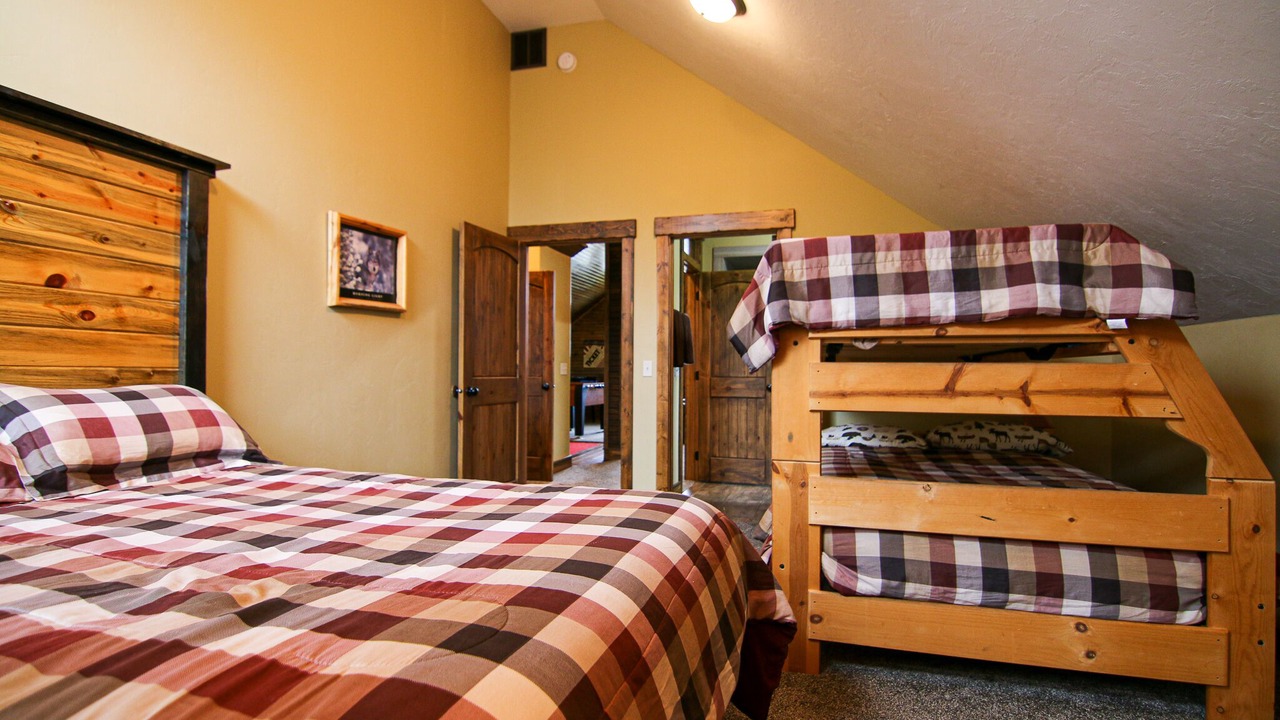 Photo of Bedroom in Island Park