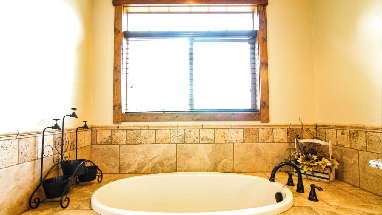Photo of Bathroom in Island Park