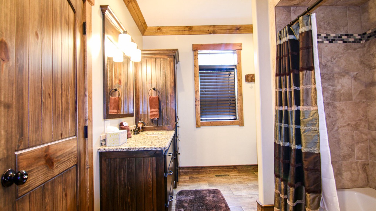 Photo of Bathroom in Island Park