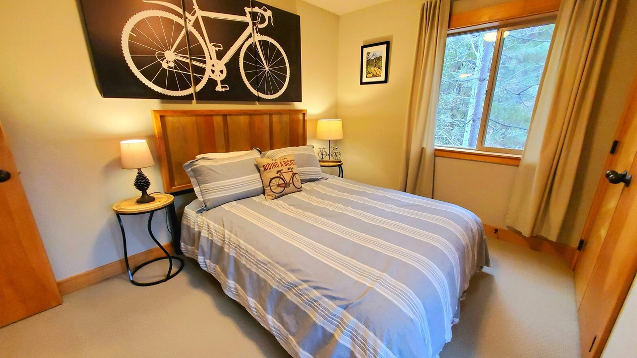 Photo of Bedroom in Sunriver