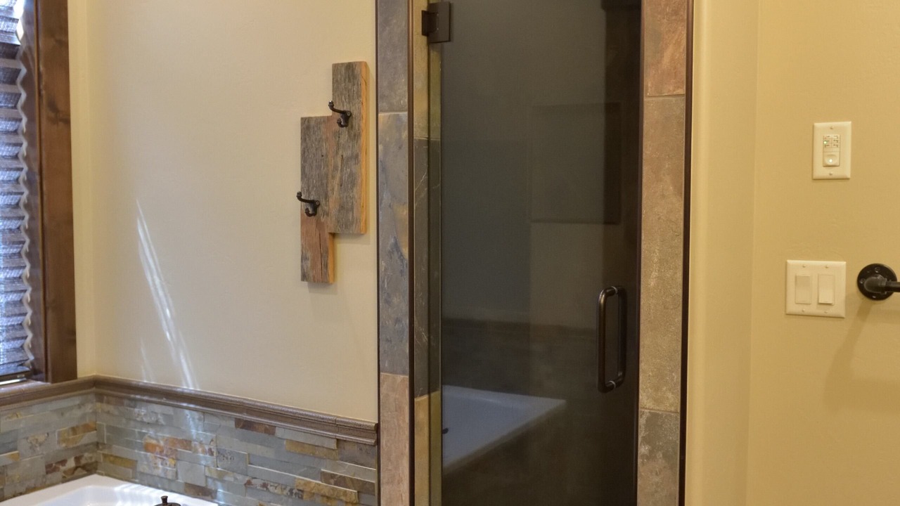 Photo of Bathroom in Island Park