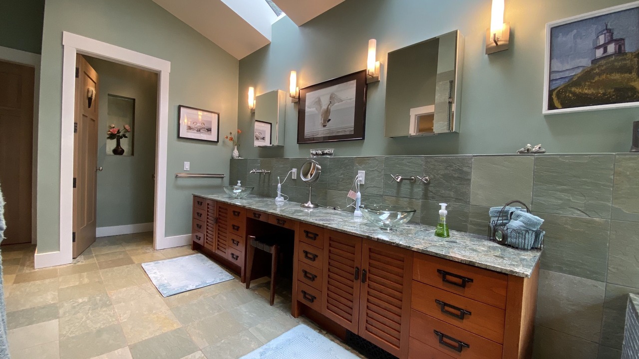 Photo of Bathroom in Friday Harbor