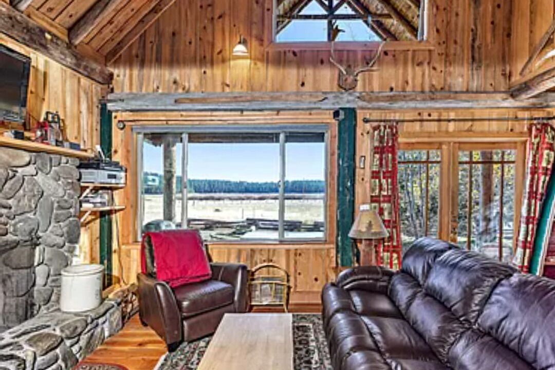 Photo of Livingroom in Ashland