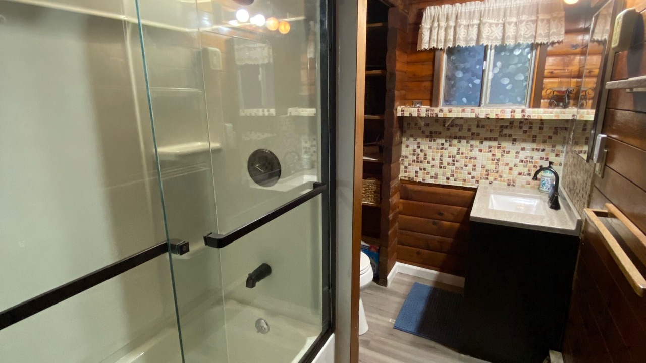 Photo of Bathroom in Amanda Park