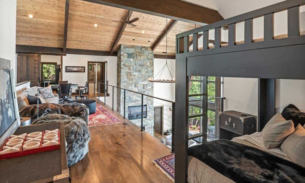 Photo of Bedroom in Sandpoint