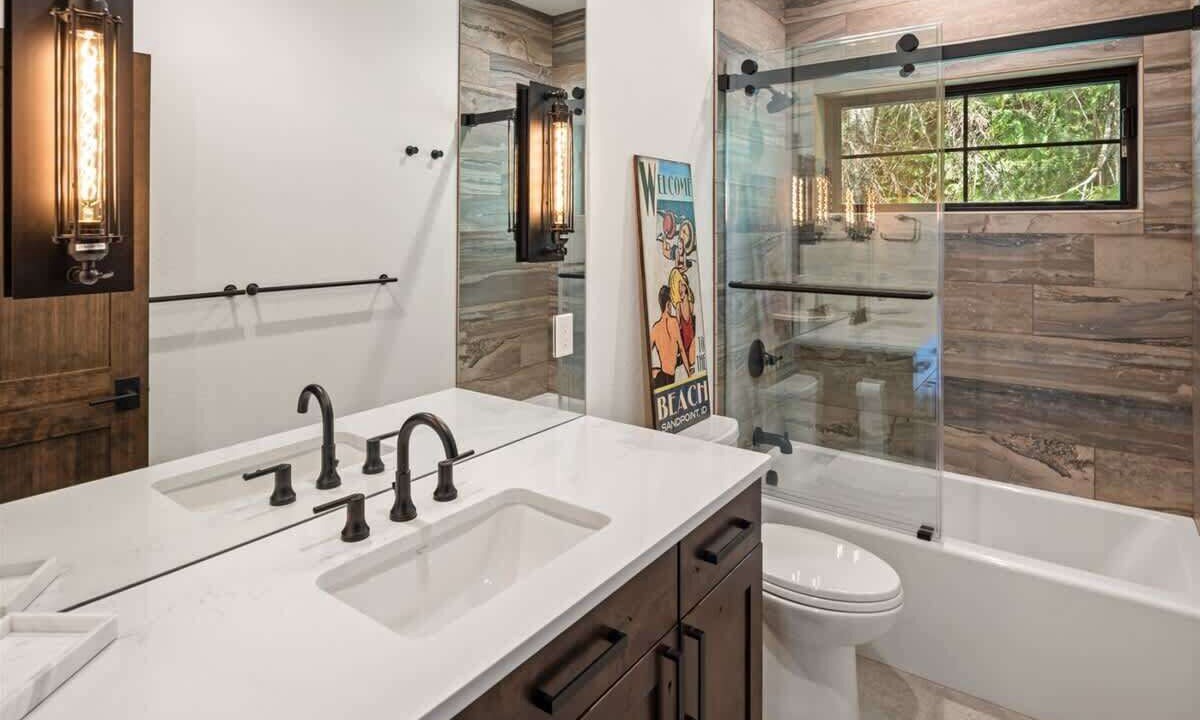 Photo of Bathroom in Sandpoint