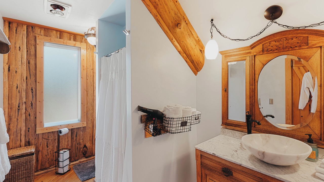 Photo of Bathroom in Sisters