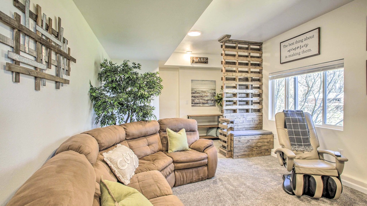 Photo of Livingroom in Nine Mile Falls