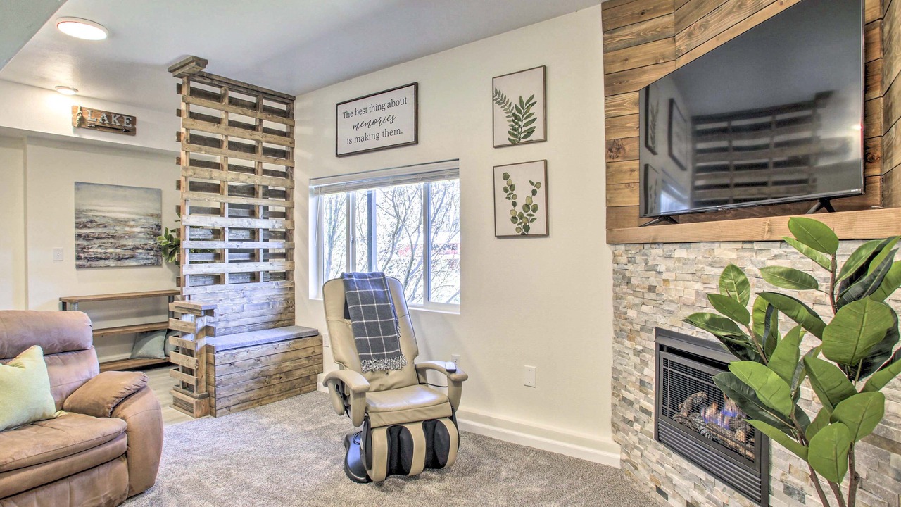 Photo of Livingroom in Nine Mile Falls