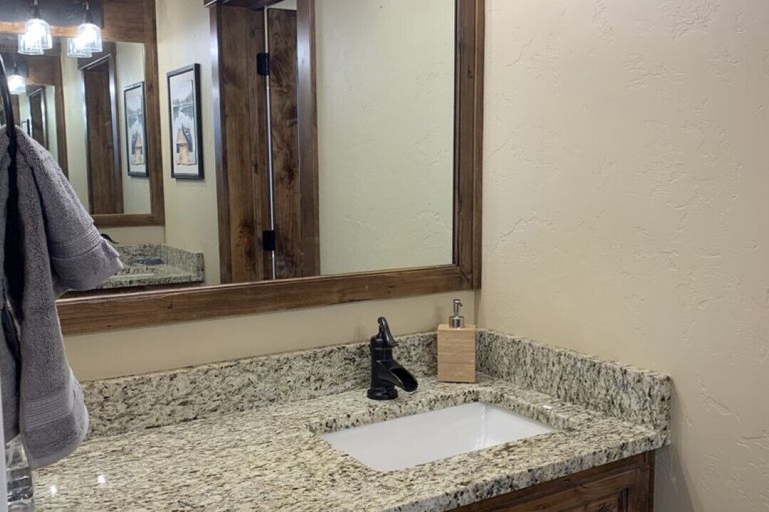 Photo of Bathroom in Island Park