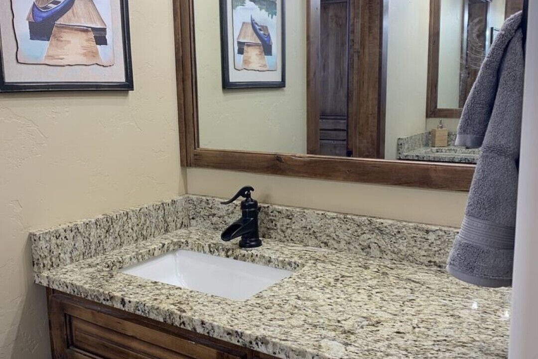 Photo of Bathroom in Island Park