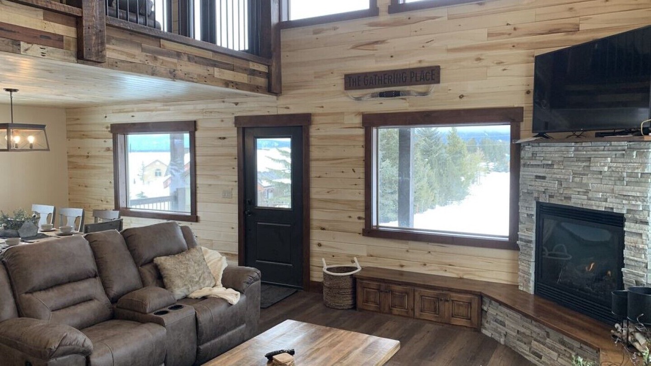 Photo of Livingroom in Island Park