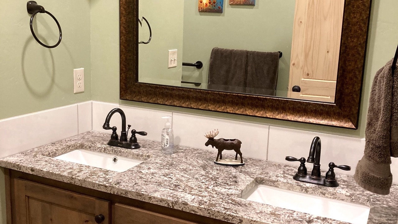 Photo of Bathroom in Island Park