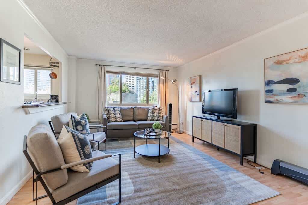 Photo of Livingroom in Downtown Seattle