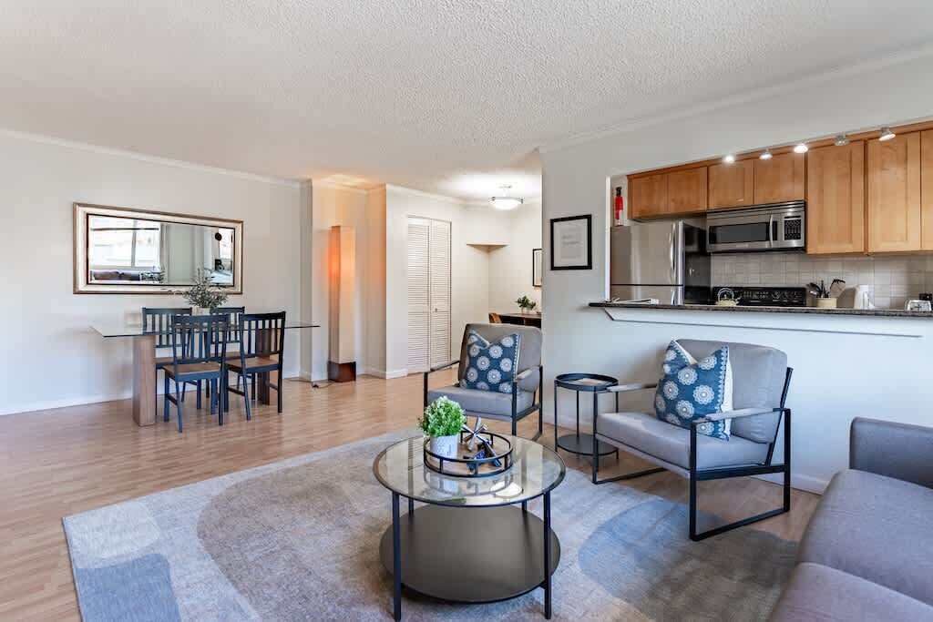 Photo of Livingroom in Downtown Seattle
