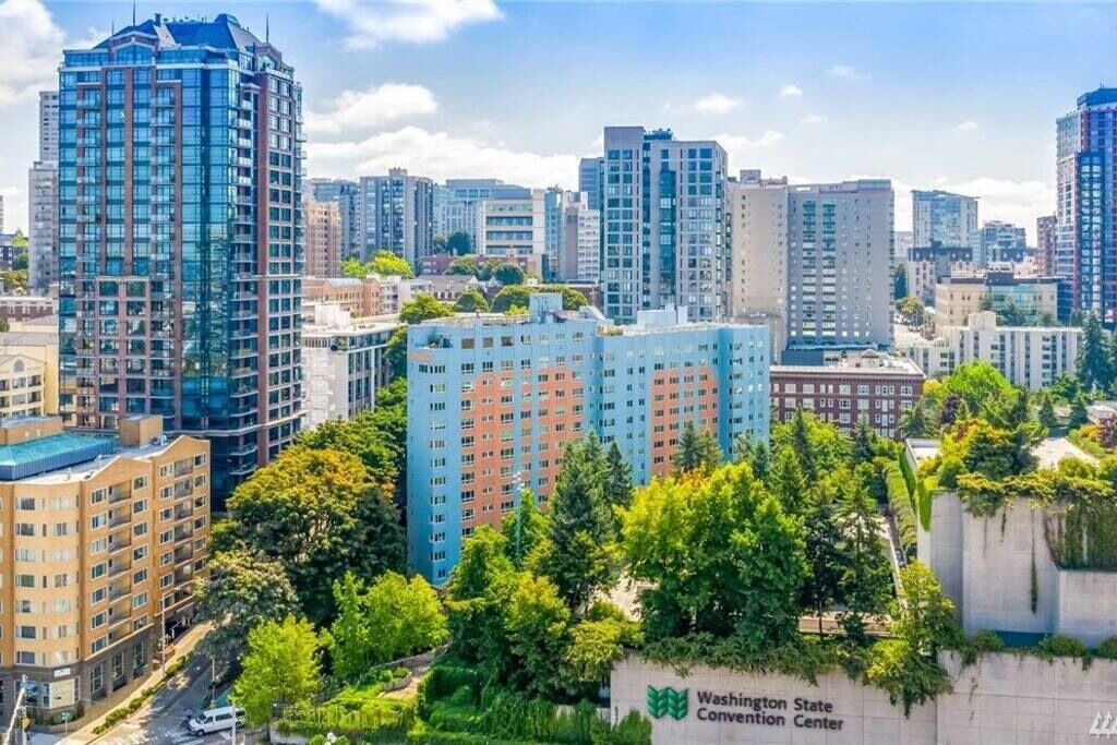 Photo of Others in Downtown Seattle
