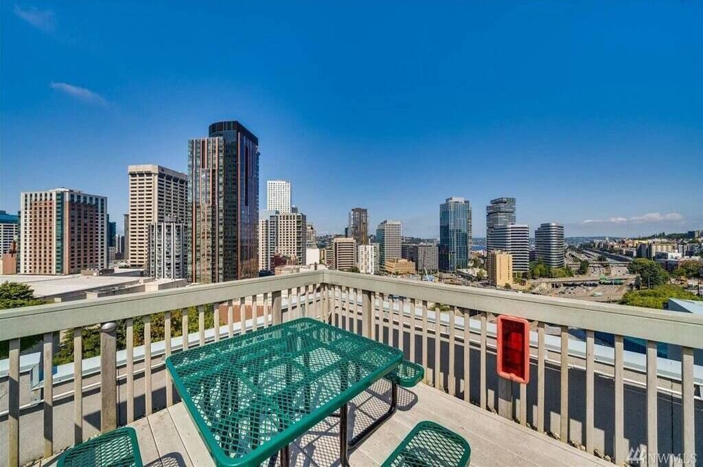 Photo of Others in Downtown Seattle