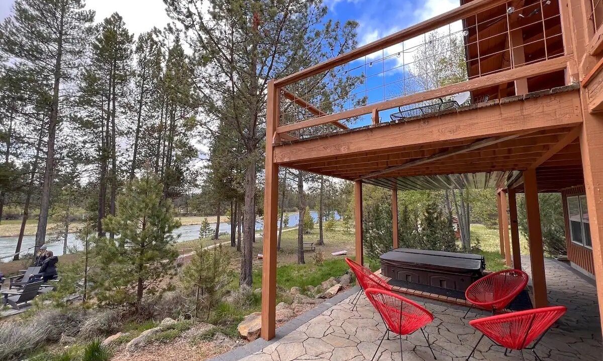 Photo of Patio Balcony in Oregon Water Wonderland