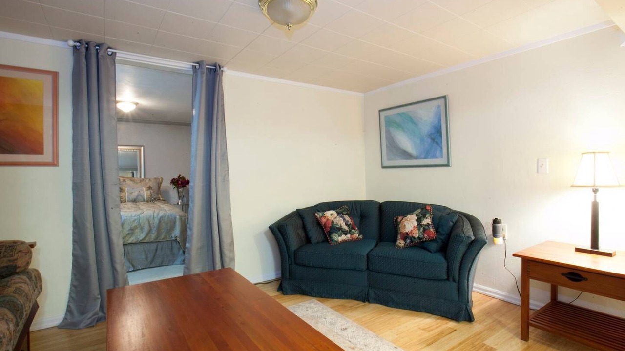 Photo of Livingroom in Historic Milwaukie