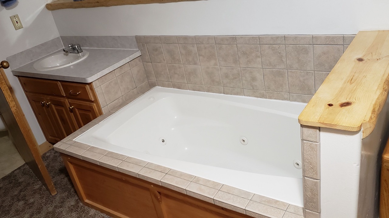 Photo of Bathroom in Island Park