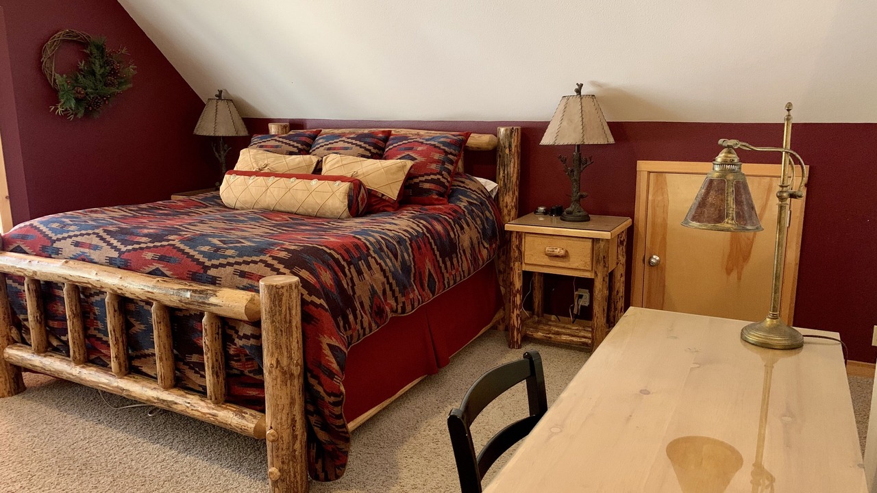 Photo of Bedroom in Sunriver
