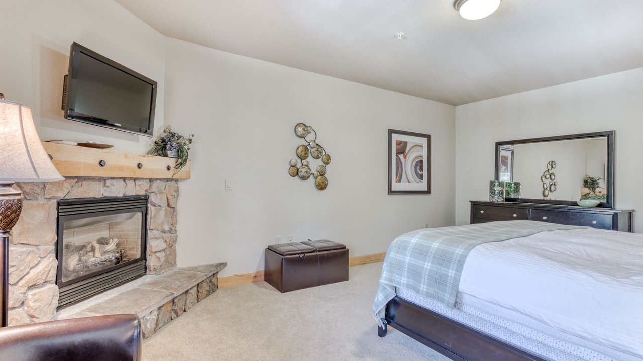 Photo of Bedroom in Government Camp