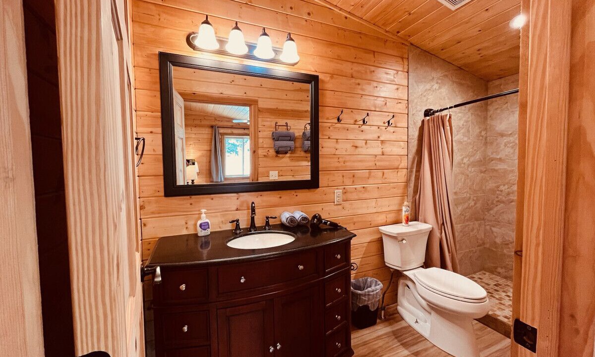Photo of Bathroom in Island Park