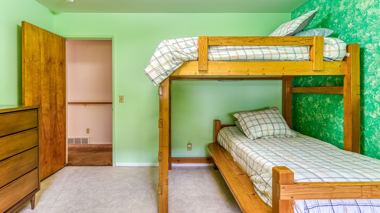 Photo of Bedroom in Oroville