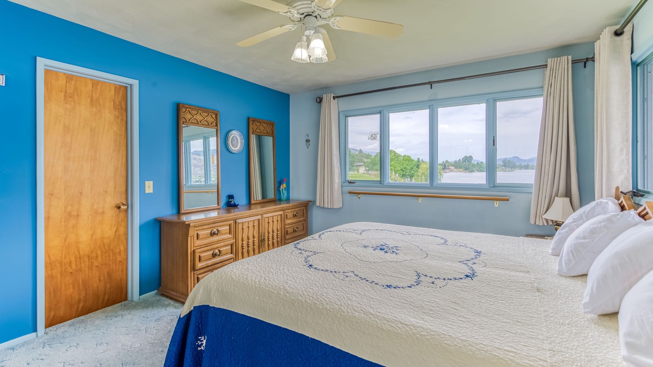 Photo of Bedroom in Oroville