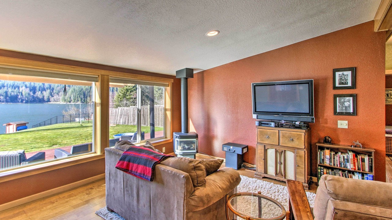 Photo of Bedroom in Eatonville