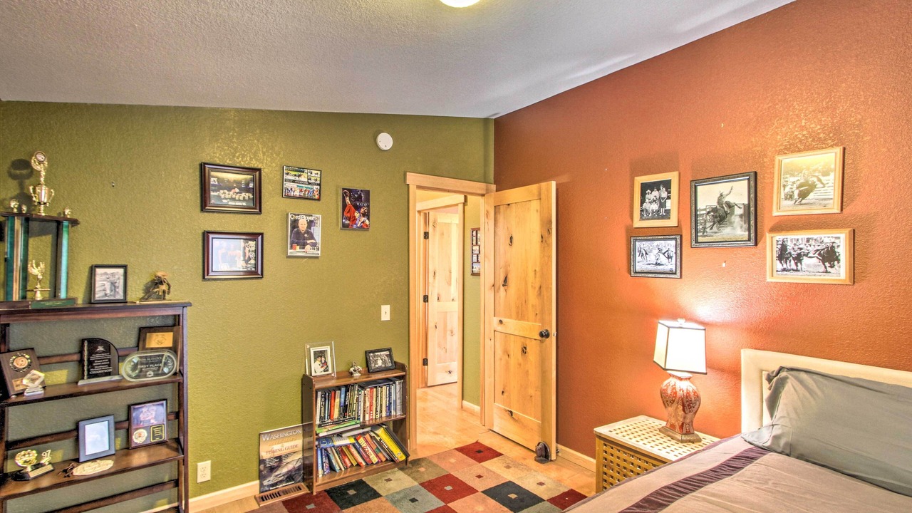 Photo of Bedroom in Eatonville