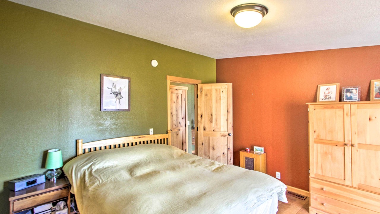 Photo of Bedroom in Eatonville