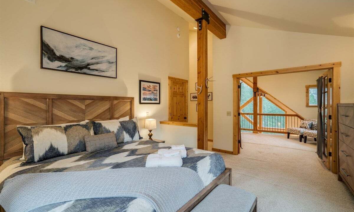 Photo of Bedroom in Leavenworth