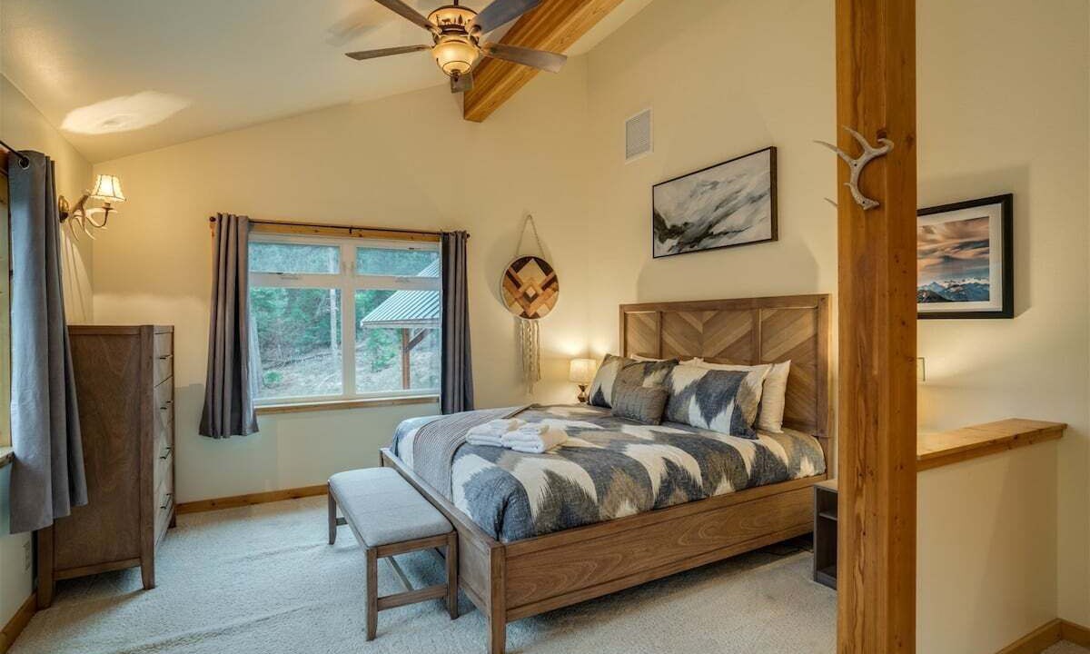 Photo of Bedroom in Leavenworth