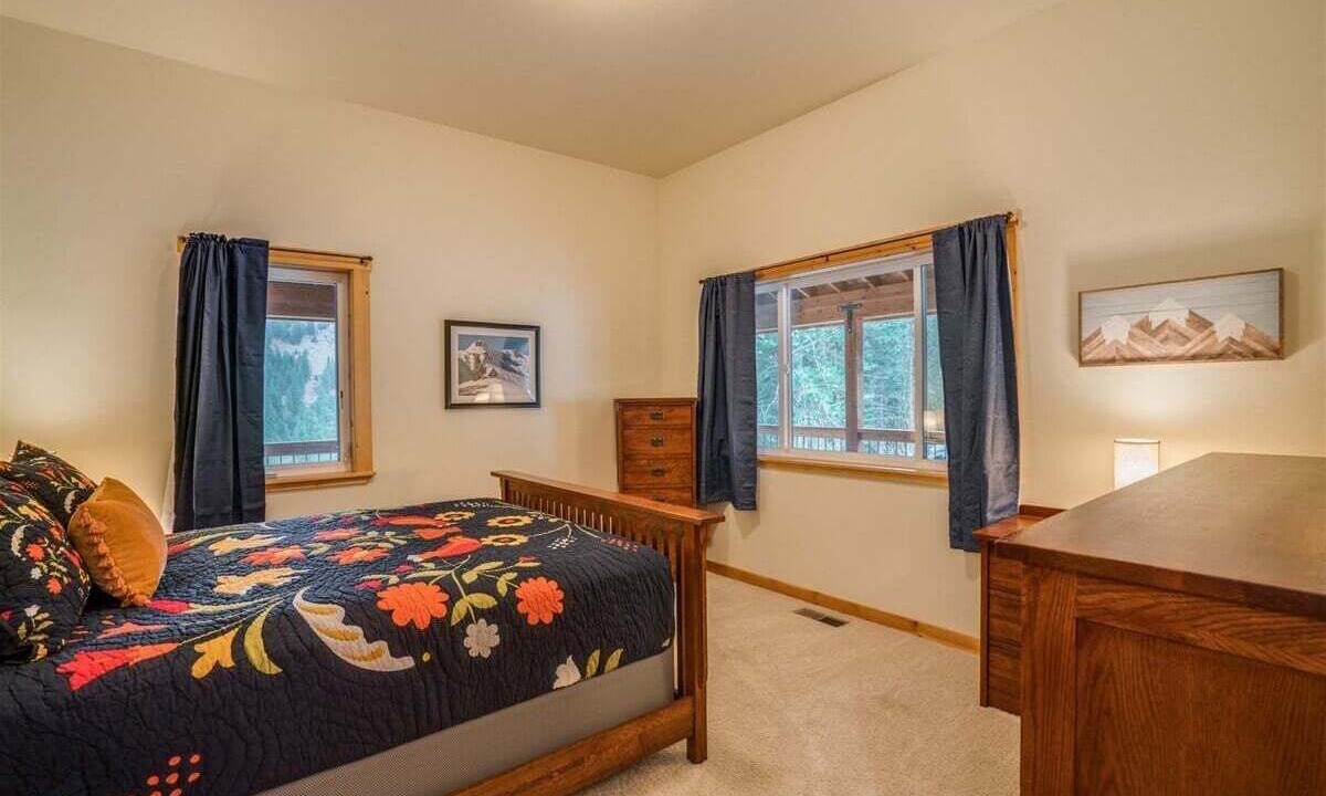 Photo of Bedroom in Leavenworth