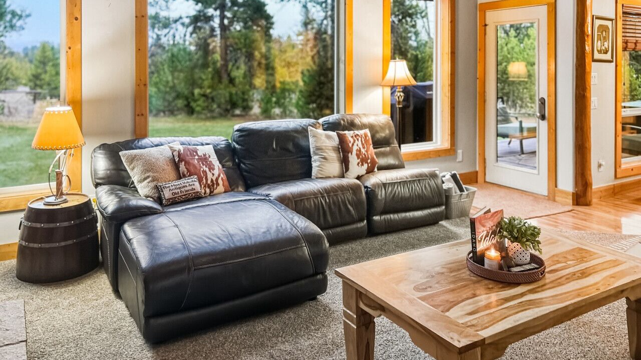 Photo of Livingroom in Donnelly