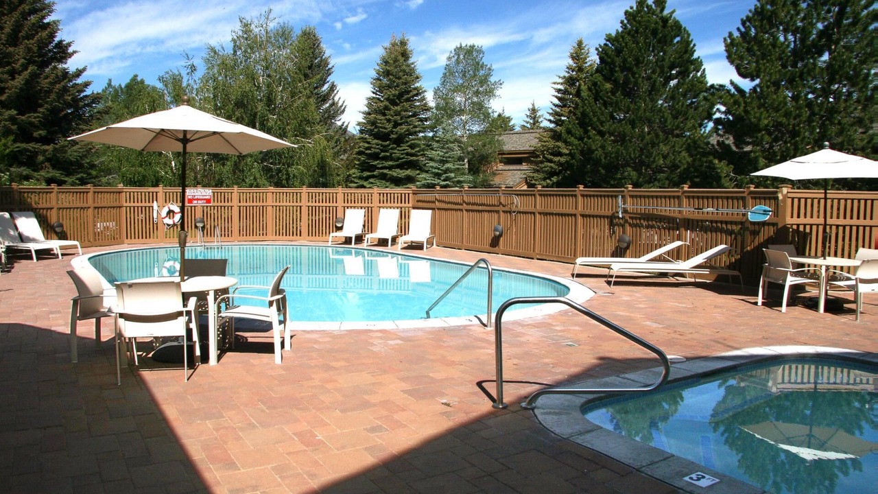 Photo of Outdoor in Elkhorn