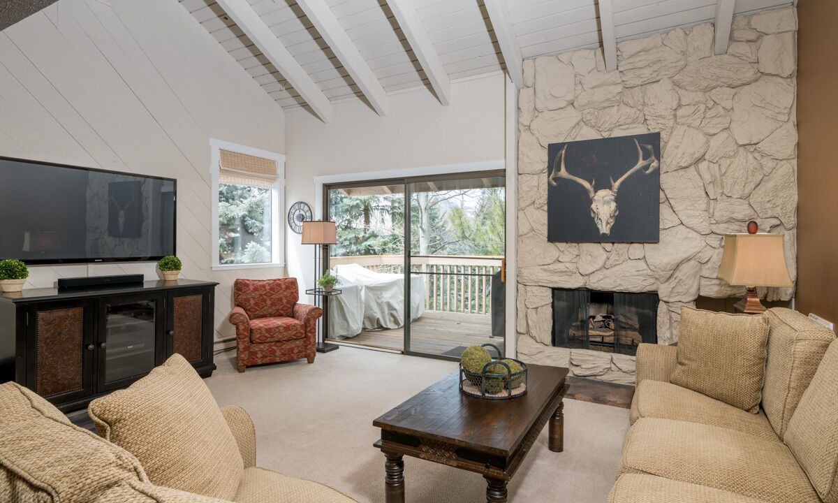Photo of Livingroom in Elkhorn
