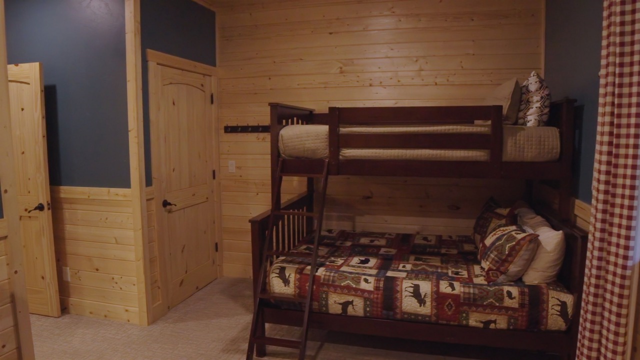 Photo of Bedroom in Island Park