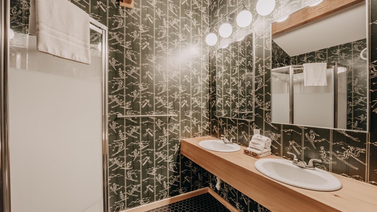 Photo of Bathroom in Glacier
