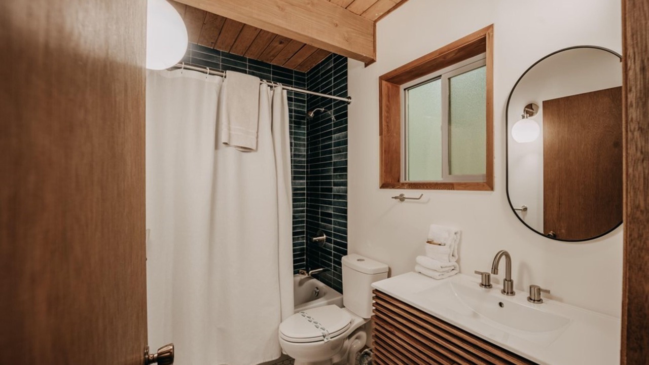Photo of Bathroom in Glacier