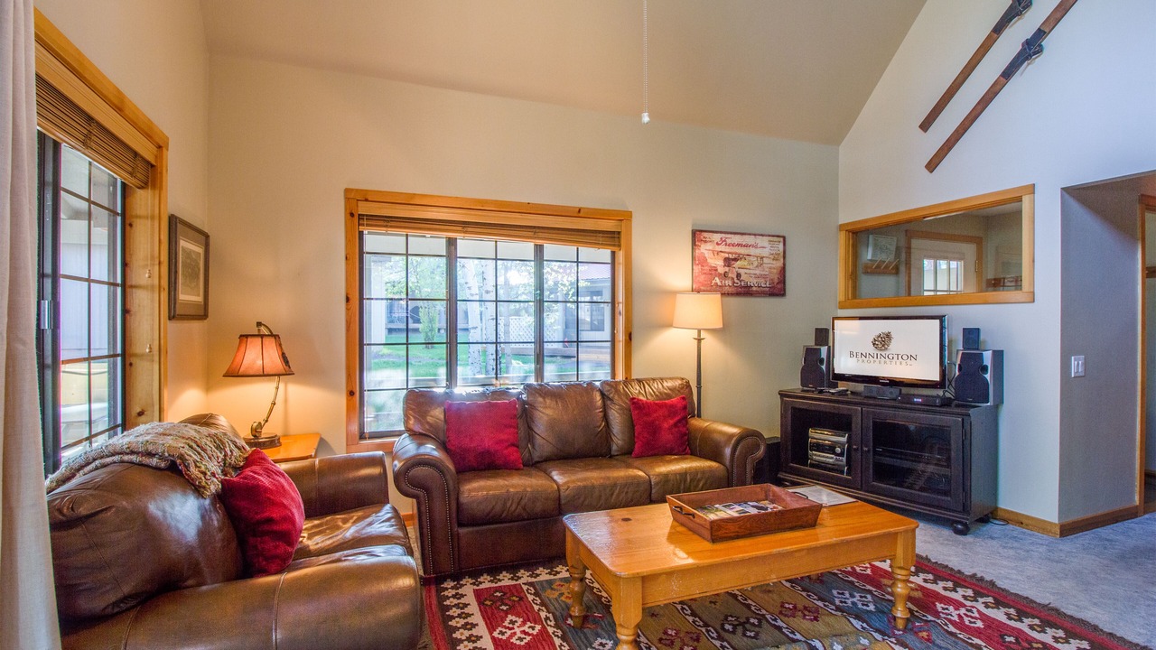 Photo of Livingroom in Sunriver