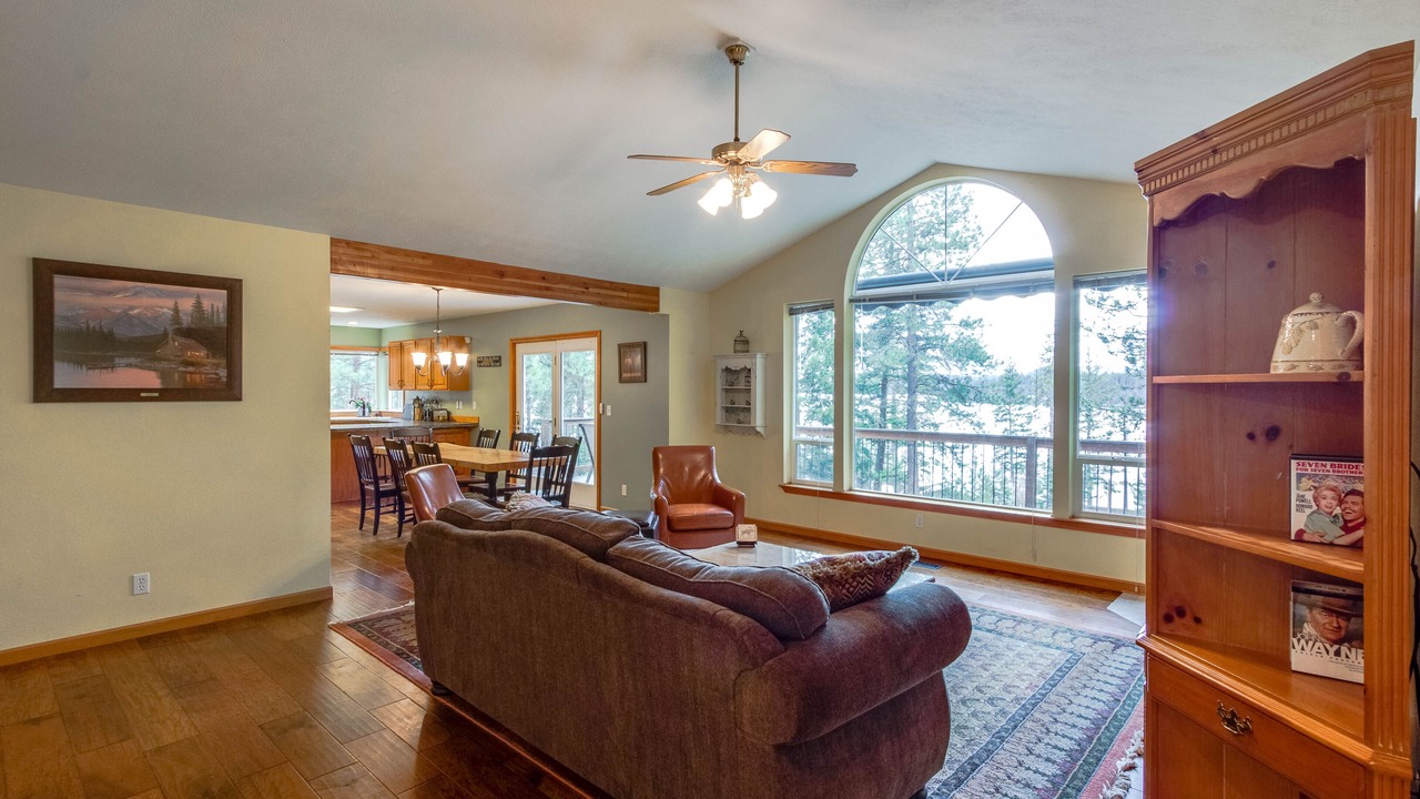 Photo of Livingroom in Rockford Bay