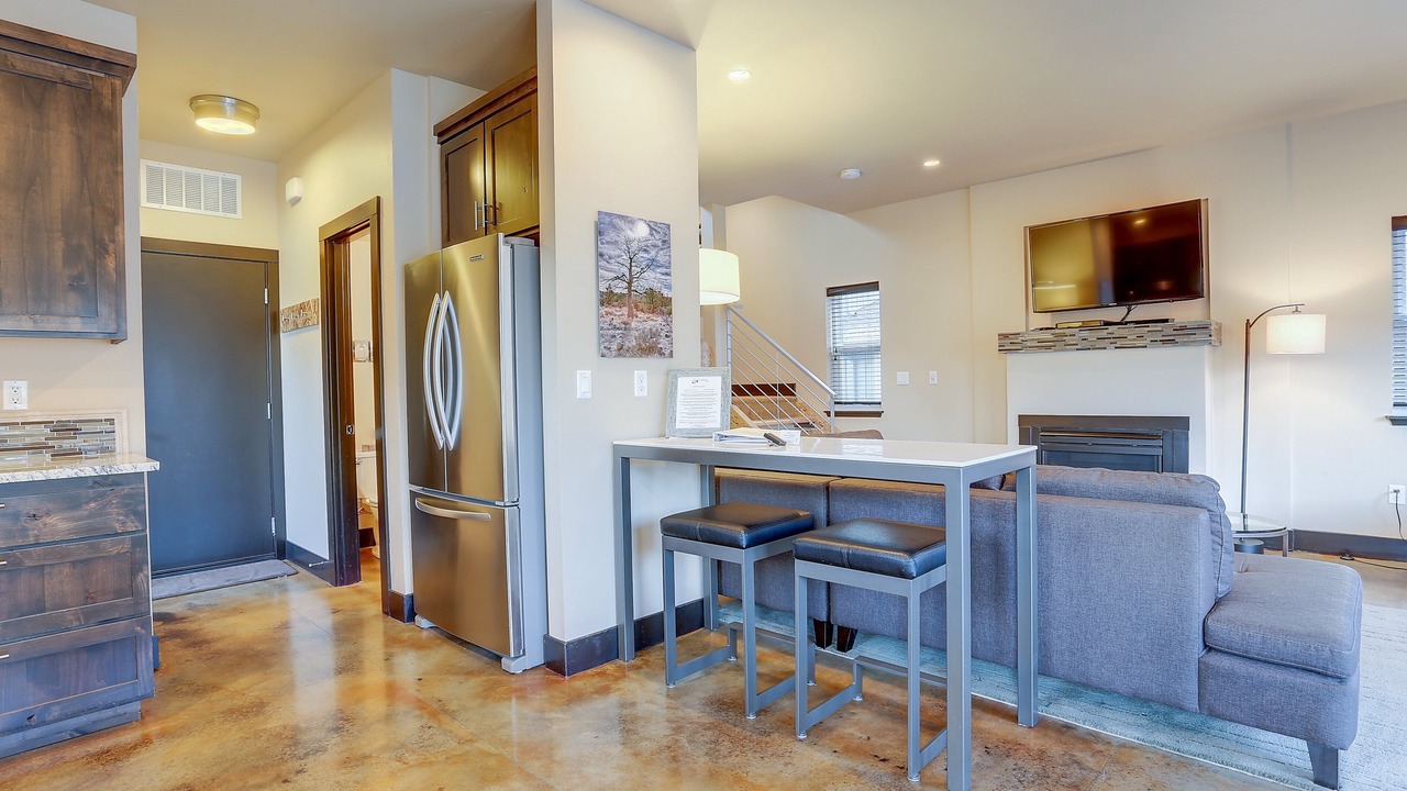 Photo of Livingroom in River West