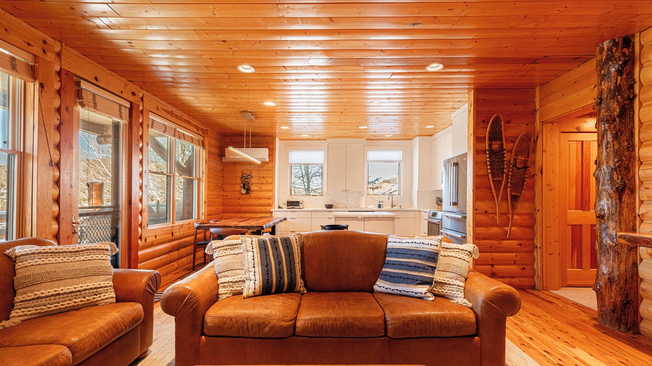 Photo of Livingroom in Deer Valley