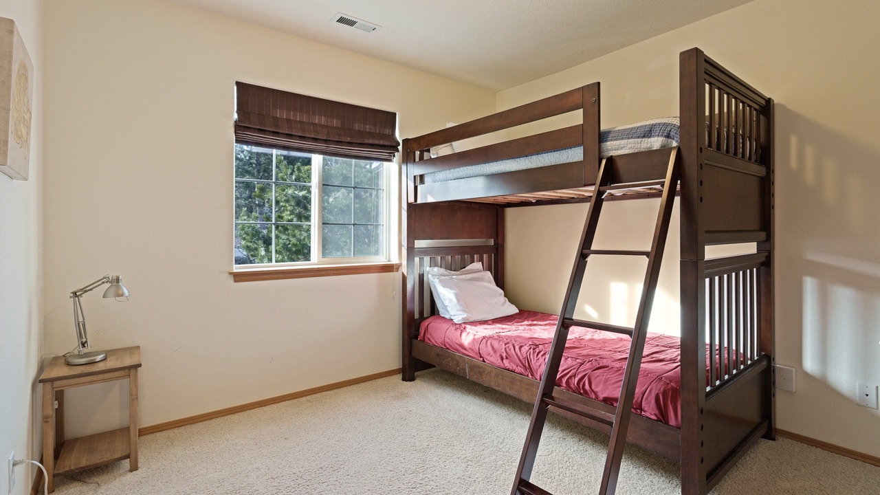 Photo of Bedroom in Awbrey Butte