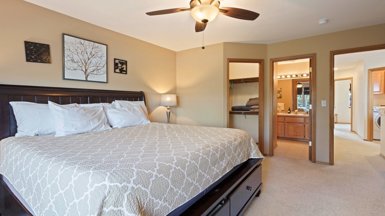 Photo of Bedroom in Awbrey Butte