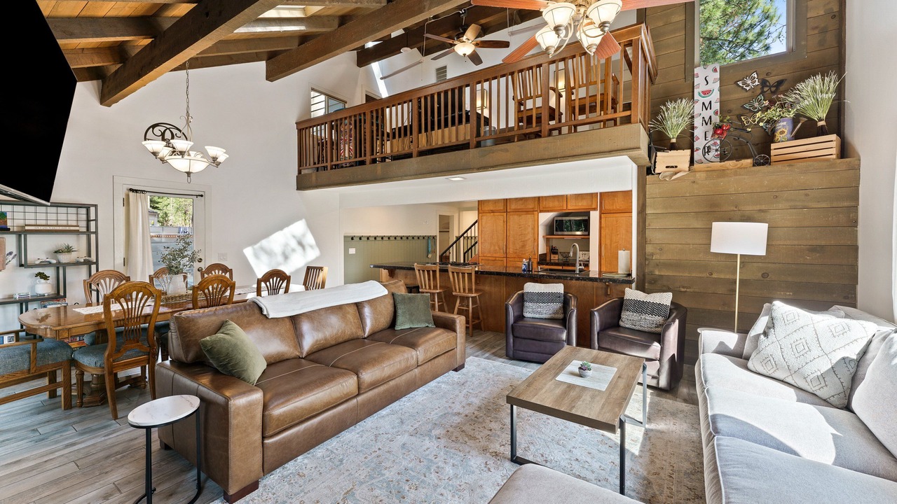 Photo of Livingroom in Overlook Park